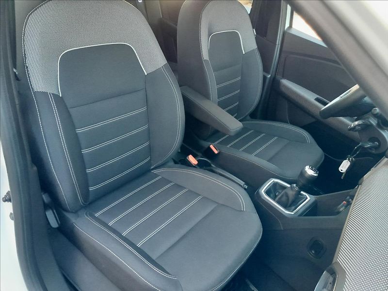 Dacia Sandero 1,0 SCe 49kW - fotka 28 z 48