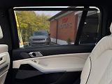 BMW X7 M50xD-R22-PANO-H&K-ČR-TOP STAV - náhled 38