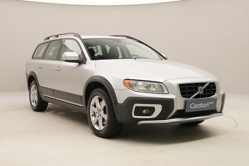 Volvo XC70 D5 AWD MOMENTUM - fotka 14 z 36