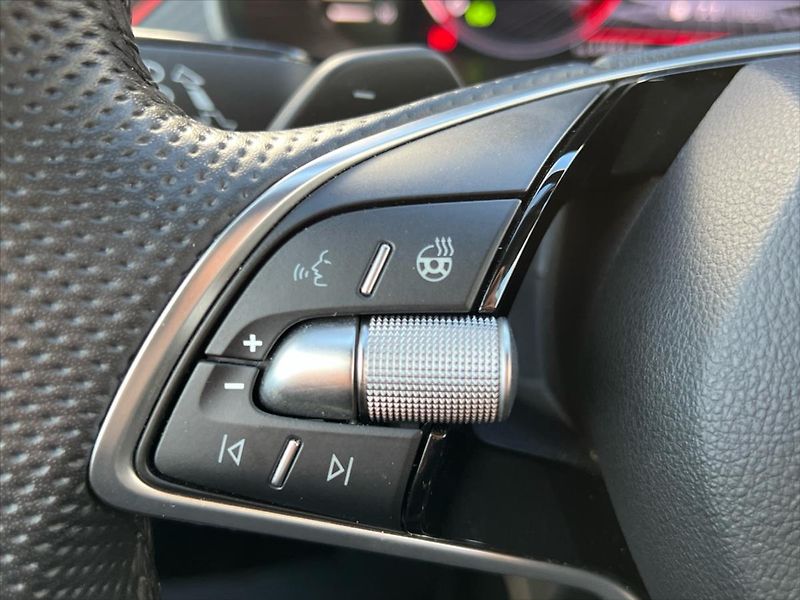 Škoda Kamiq 1,0 TSi 85kW 7DSG MONTE CARLO - fotka 28 z 32