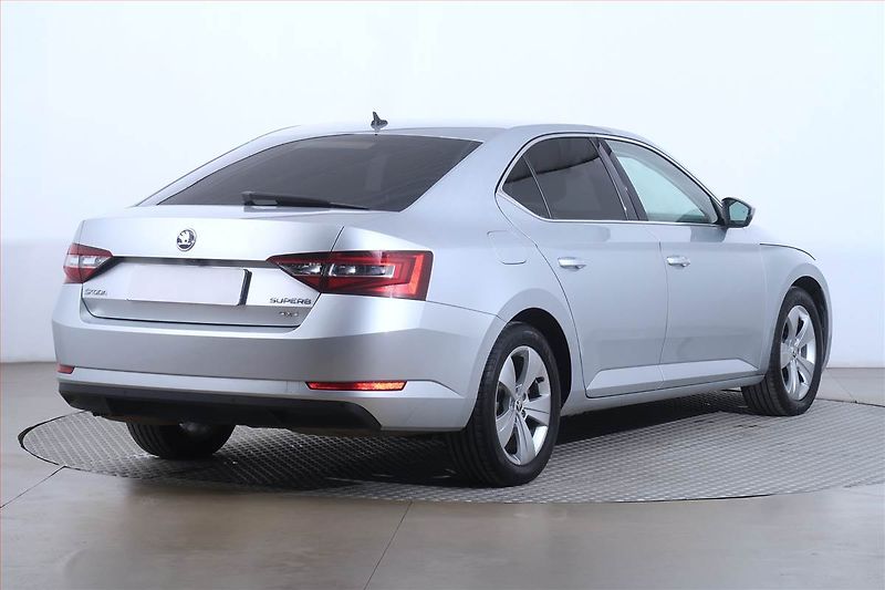Škoda Superb (2018) 2.0 TDI, 4X4, Automat, Navi - fotka 5 z 24