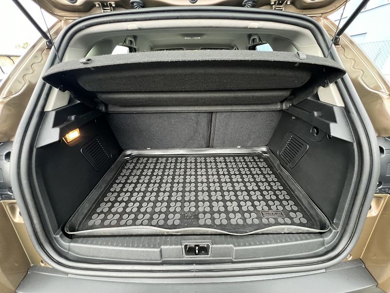 Renault Captur 1.2TCe KOUPENO V ČR 1.MAJ. - fotka 27 z 43
