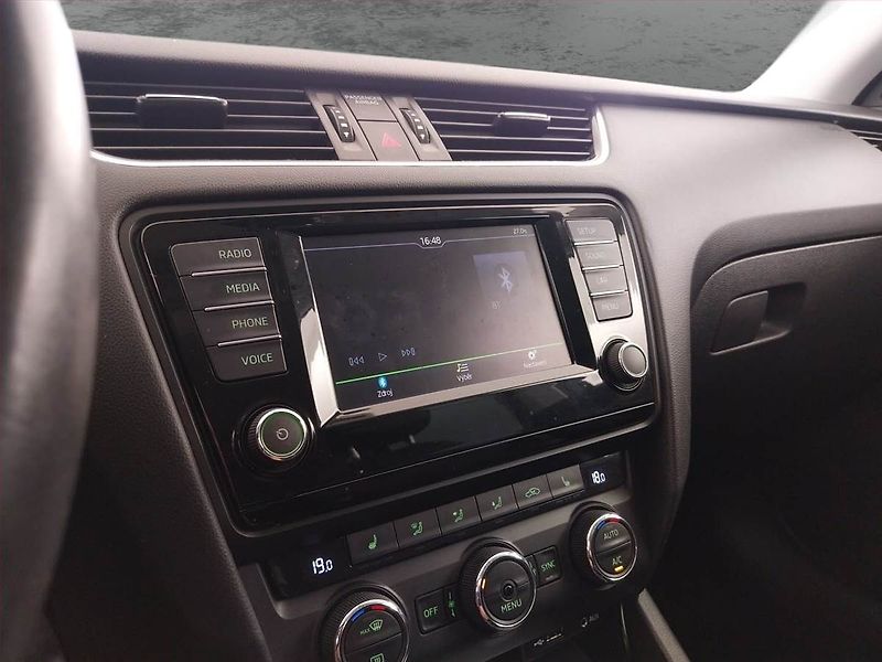 Škoda Octavia (2015) Elegance 1.6 TDI, Serv.kniha - fotka 22 z 22