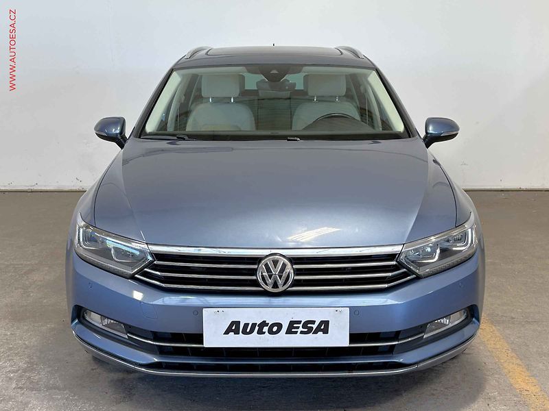 Volkswagen Passat (2016) 1.4 TSi, Highline, DSG, LED - fotka 2 z 17