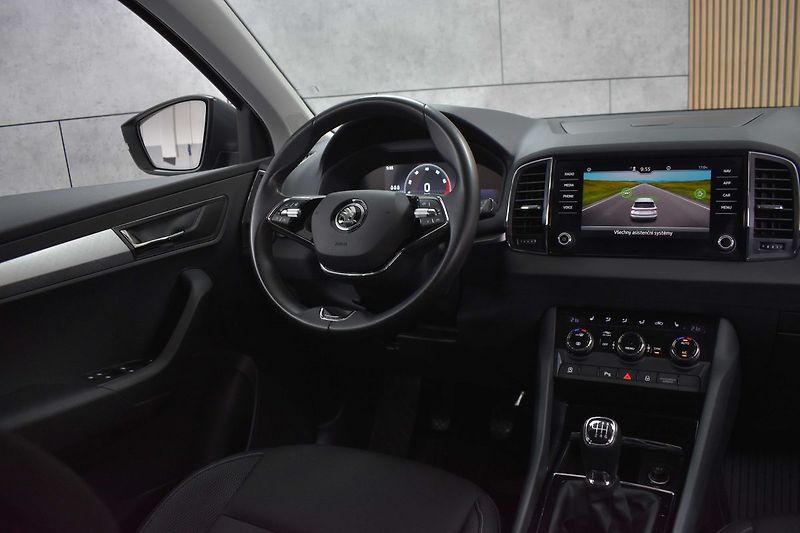 Škoda Karoq 1.5 TSI TAŽNÉ*KAMERA*DPH*ČR 1M - fotka 9 z 39