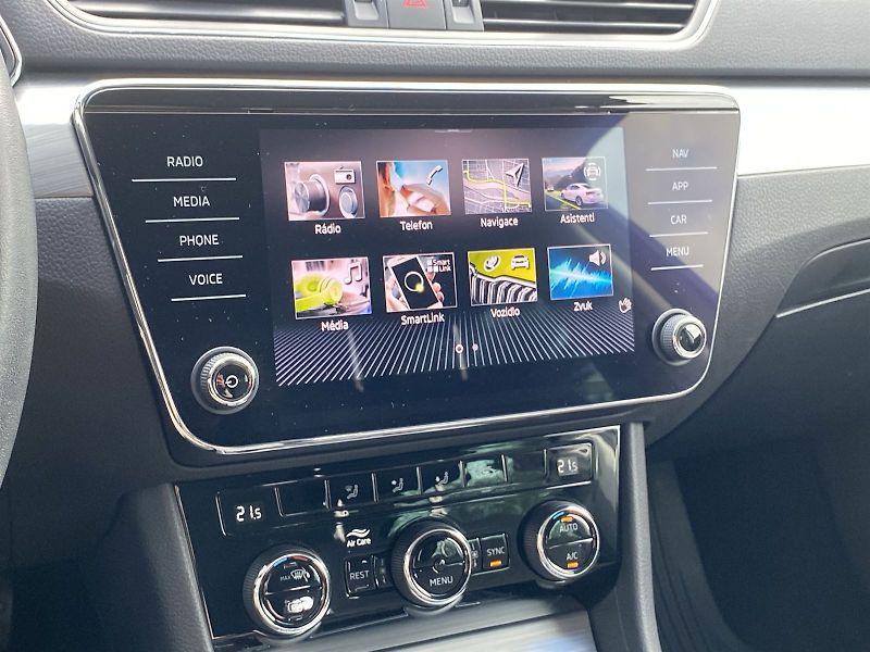 Škoda Superb (2022) Combi 2.0 TDI DSG Ambition - fotka 11 z 32