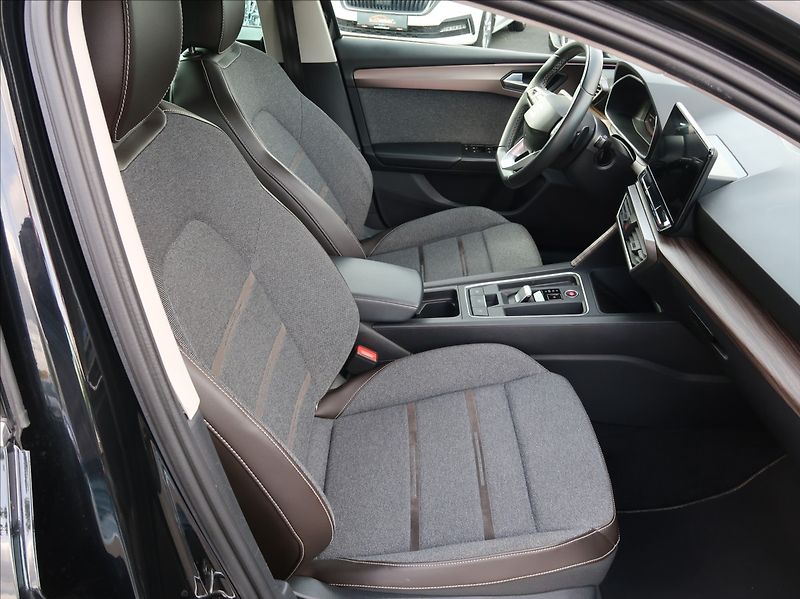 Seat Leon 1,5 TSi,110kW,Xcellence,Serv.k - fotka 13 z 26