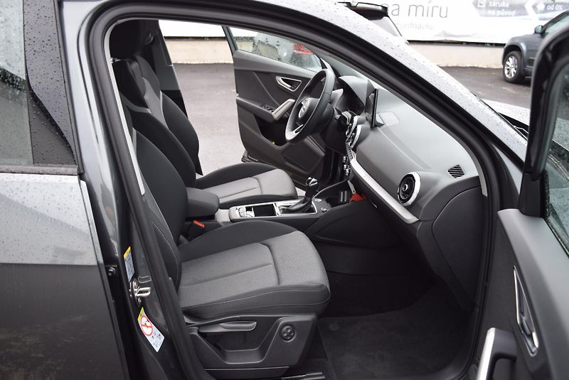 Audi Q2 (2025) 1.5TSI 110kw 35TFSI S-LINE NAV - fotka 37 z 46