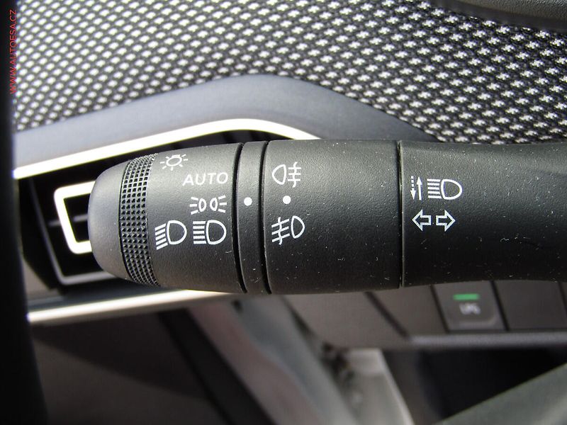 Dacia Sandero (2022) 1.0 TCe, ČR, AC, tempo, park - fotka 12 z 21