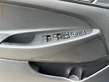 Hyundai Tucson (2016) 2.0 CRDi 4x4, ČR, AC, výhřev - náhled 11