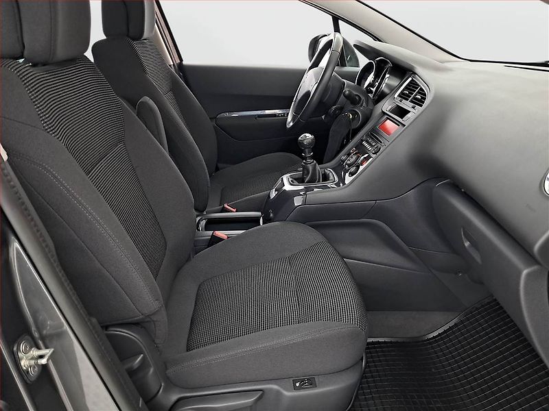 Peugeot 5008 (2013) 1.6 HDi, nová STK, rezervace - fotka 9 z 15