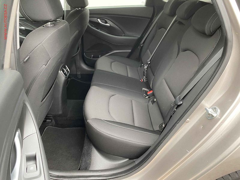 Hyundai i30 (2020) 1.4 i, 1.maj,ČR, servis - fotka 10 z 20