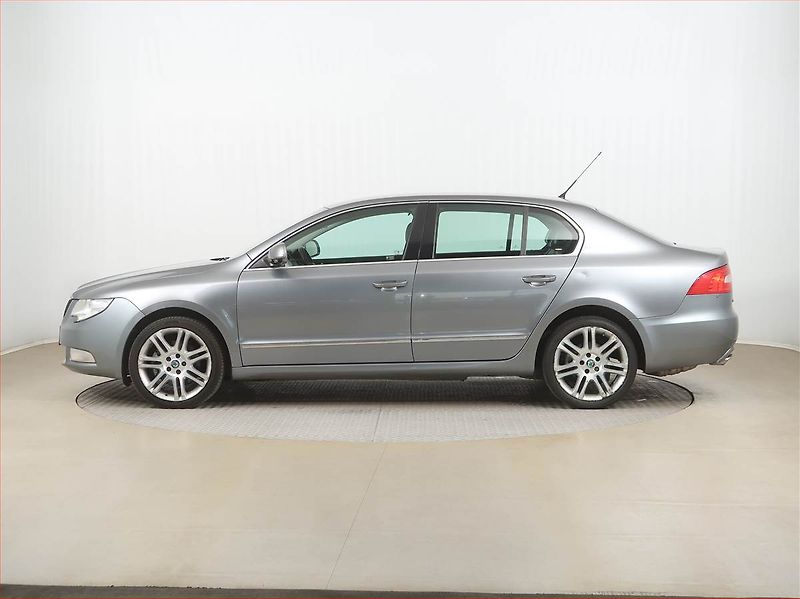 Škoda Superb (2009) 2.0 TDI, Automat, Xenony - fotka 3 z 18