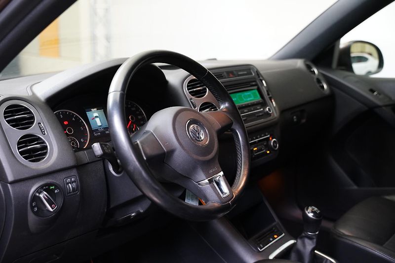 Volkswagen Tiguan - fotka 14 z 25