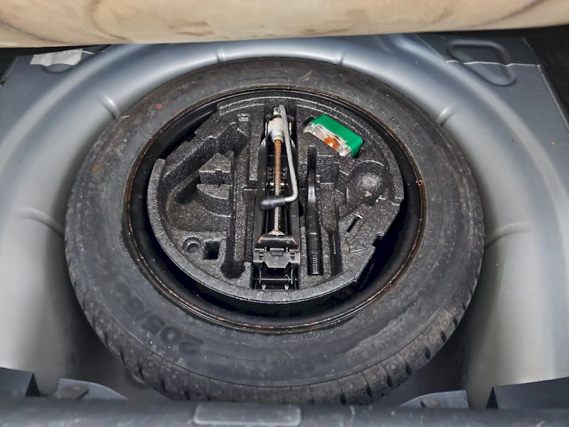 Škoda Octavia (2011) 1.6TDI 77kW Ambiente plus - fotka 19 z 20