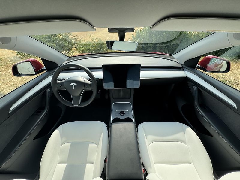 Tesla Model Y LR AWD Tažné EAP Boost Bílý in - fotka 9 z 27