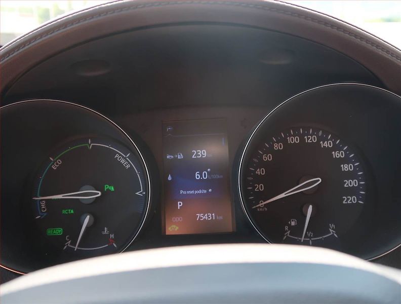 Toyota C-HR (2018) 1.8 Hybrid - fotka 11 z 18