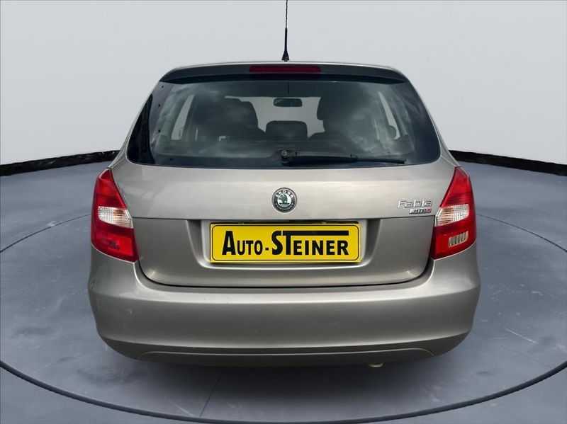 Škoda Fabia 1,2 HTP - fotka 6 z 17