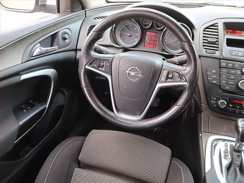Opel Insignia (2012) 2.0 CDTI, 4X4, Automat - fotka 7 z 17