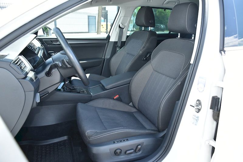Škoda Superb (2019) Style 2.0 TDI 140kW DSG - fotka 23 z 34