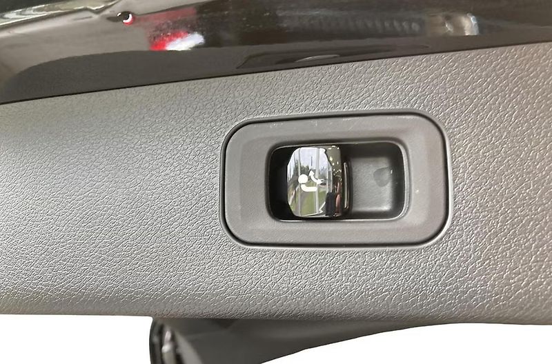 Mercedes-Benz Třídy E 300d e AllTerrain Béžová kůže - fotka 15 z 19
