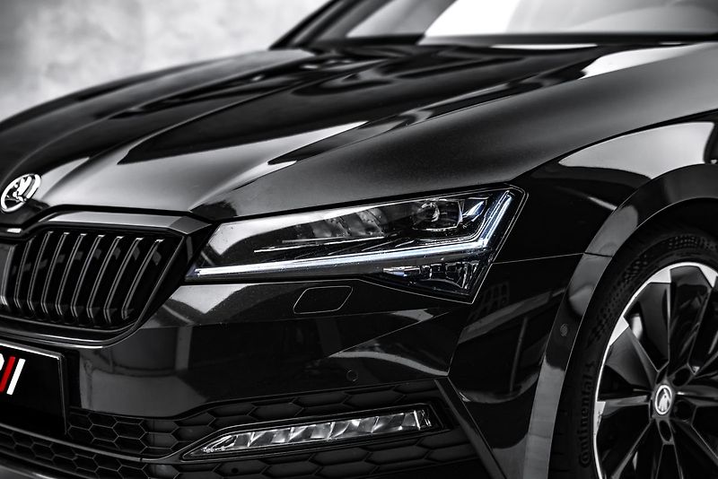 Škoda Superb Sportline - fotka 8 z 25
