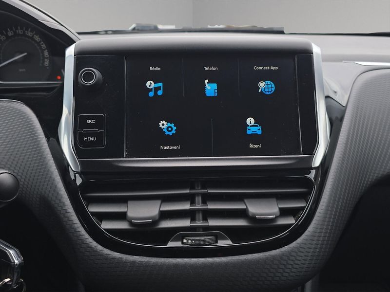 Peugeot 2008 (2018) 1.2i 61kW, Aut. klima, ČR, Taž - fotka 19 z 24