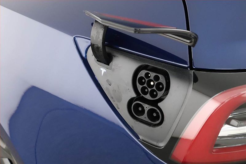 Tesla Model 3 (2020) Long Range 4WD 74kWh, SoH 91% - fotka 19 z 20