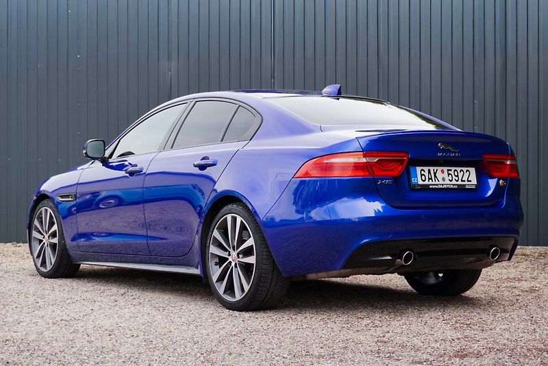 Jaguar XE S SUPERCHARGED DPH - fotka 9 z 33