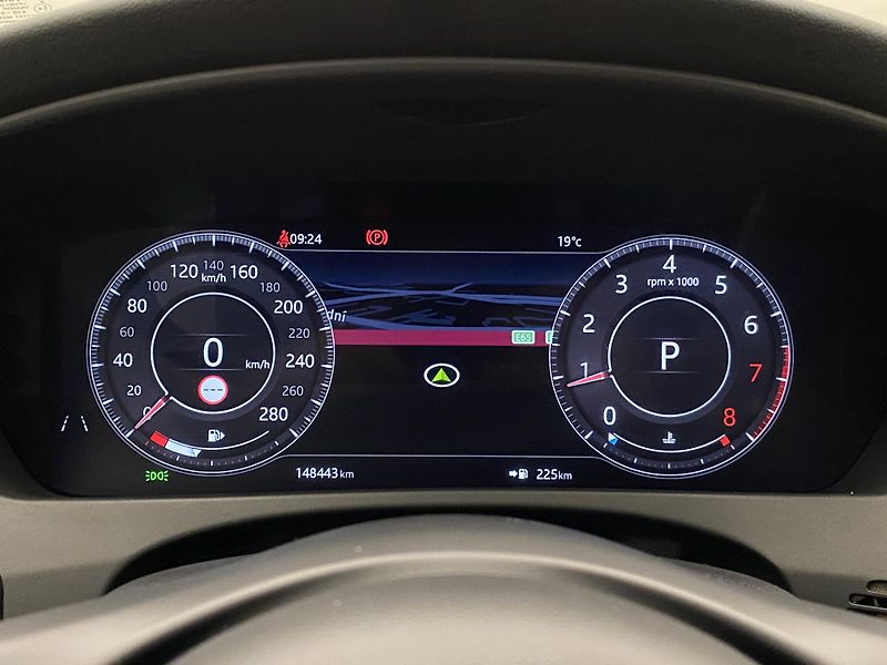 Jaguar F-Pace 25t AWD AUT  - fotka 25 z 38