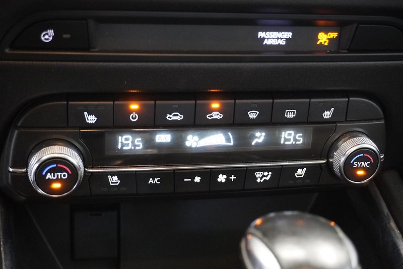 Mazda CX-5 2.2D AWD PLNÁ VÝBAVA !!! - fotka 17 z 30
