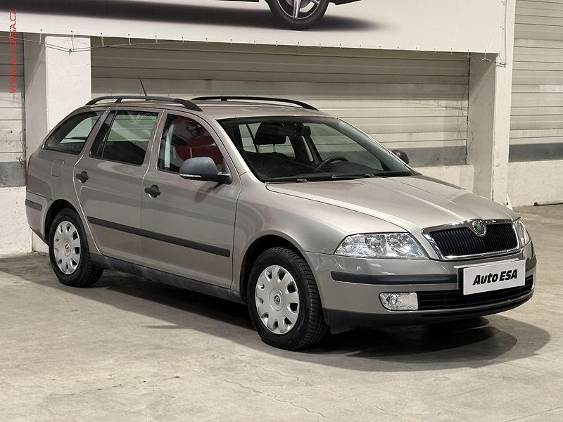 Škoda Octavia (2011) 1.6i, 2.maj,ČR, Tour, +kola - fotografie inzerátu