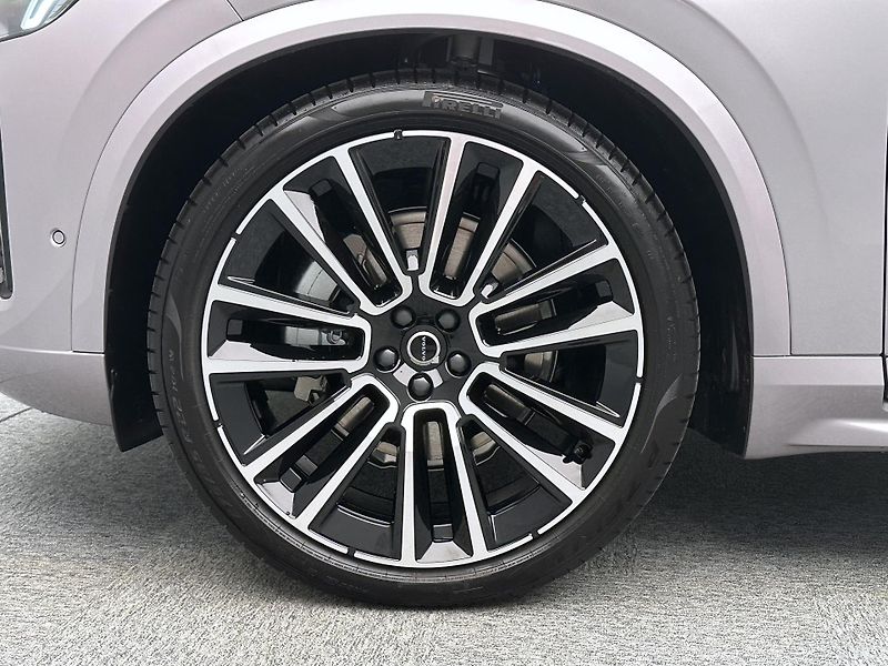 Volvo XC90 (2026) B5 AWD AUT DARK ULTRA 7 míst - fotka 17 z 25