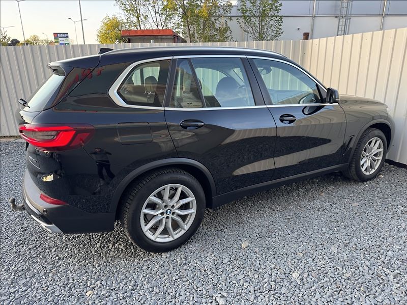 BMW X5 3,0 xDrive 30d DPH 1.maj. ČR - fotka 13 z 50