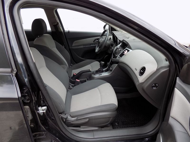 Chevrolet Cruze (2011) 1.8i/16V/Klimatizace/ČR/ - fotka 14 z 31