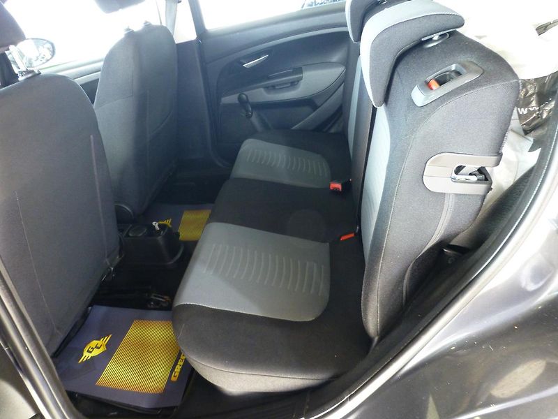 Fiat Punto (2008) 1,3JTD*KLIMATIZA*+SADA ALU KOL - fotka 12 z 24