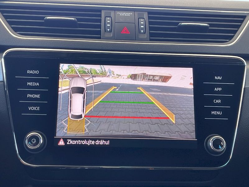Škoda Superb (2023) 2.0 TDI 147kW DSG Style Plus c - fotka 17 z 35