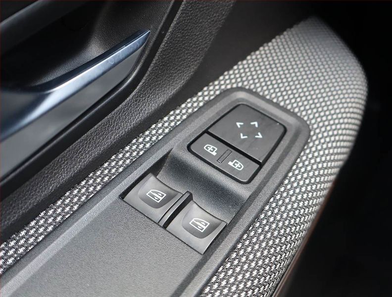 Dacia Sandero (2021) 1.0 TCe, Automat, Serv.kniha - fotka 16 z 18