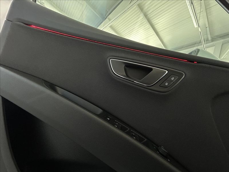 Seat Leon 1,4   TSI FR,92KW,SERVISKA - fotka 11 z 28