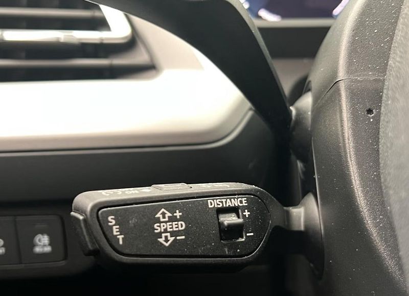 Audi Q4 50 e-tron Q Kamera Matrix - fotka 23 z 31