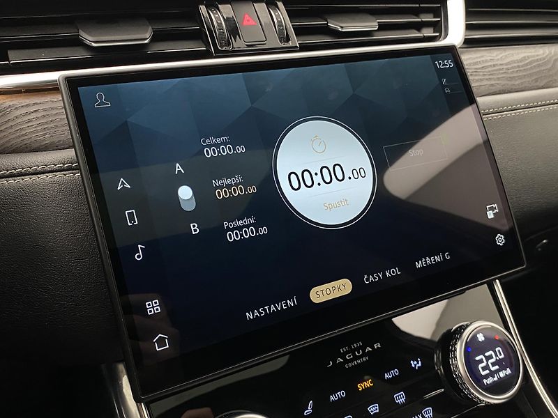 Jaguar XF D200 R-DYNAMIC AWD REZERVACE - fotka 41 z 48