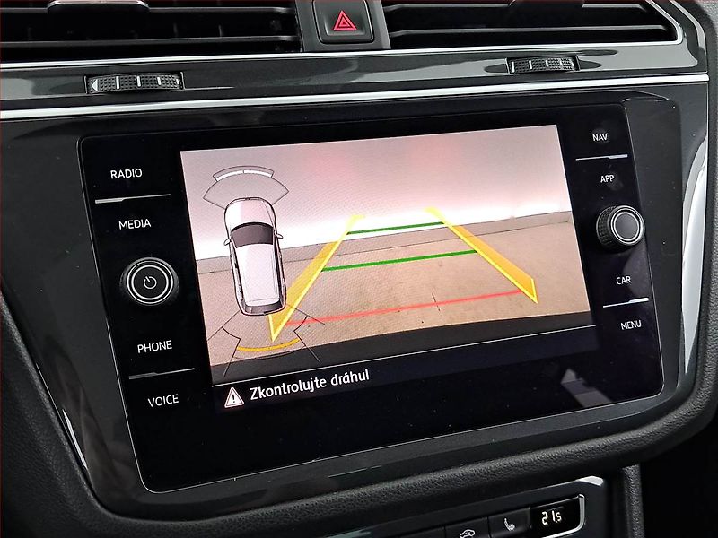 Volkswagen Tiguan (2020) 2.0 BiTDI - fotka 23 z 24