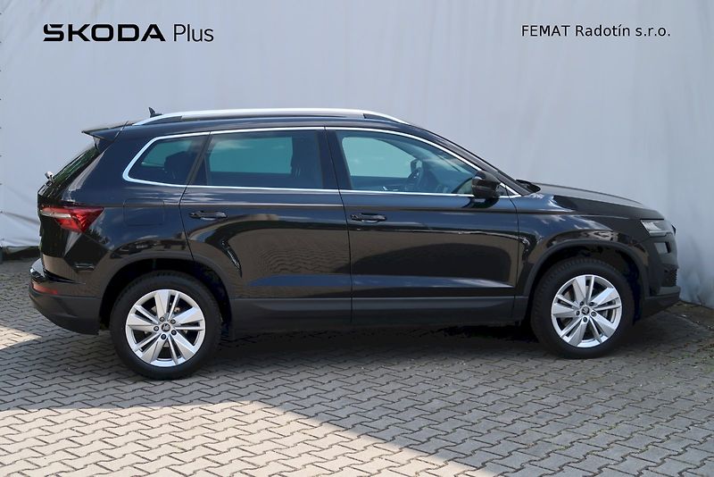 Škoda Karoq (2025) TOP Selection 1.5 TSI 110 kW - fotka 3 z 29
