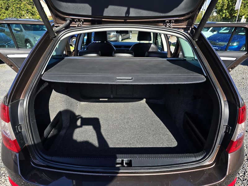 Škoda Octavia 1.4TSI STYLE Bi-XENON 1Majite  - fotka 14 z 24