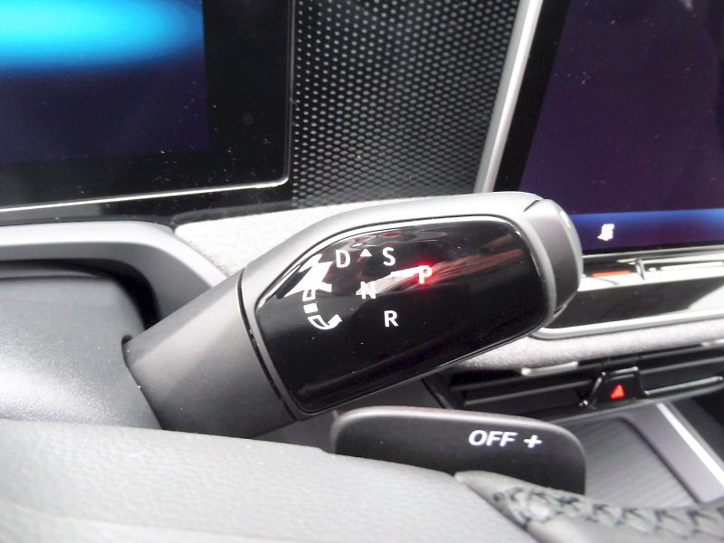 Volkswagen Passat (2026) 1,5 TSI 150kW eHybrid - fotka 17 z 28