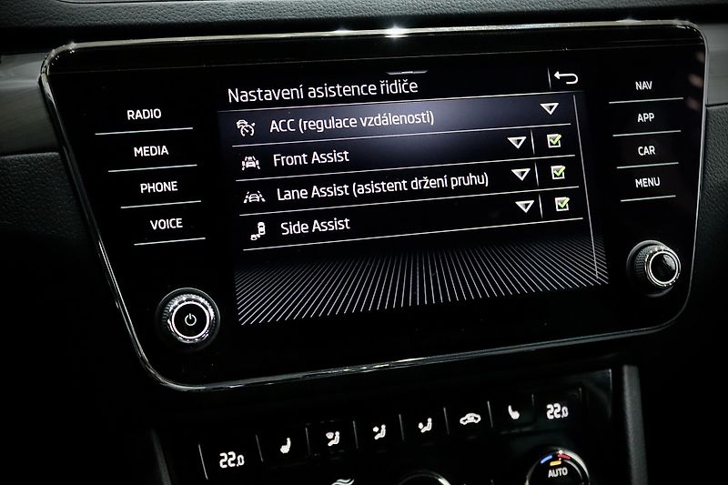Škoda Superb 3 FL Combi 2.0 TDI 110 kW DSG - fotka 31 z 48