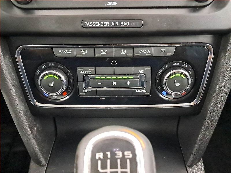 Škoda Superb (2010) Elegance 2.0 TDI, Navi, Xenony - fotka 20 z 23