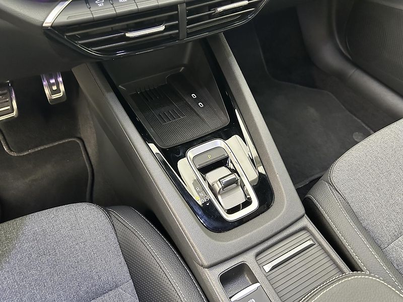 Škoda Octavia 2.0 TDI SportLine - fotka 22 z 29