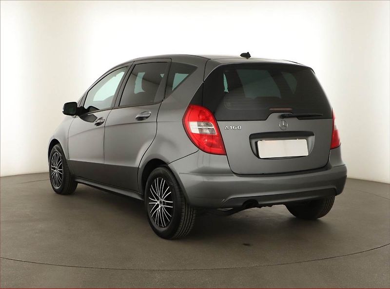 Mercedes-Benz Třídy A (2012) A 160, Vyhř. sedaček - fotka 4 z 15