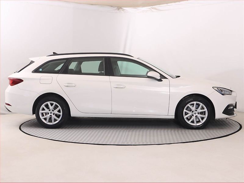 Seat Leon (2022) Xcellence 2.0 TDI, Automat - fotka 6 z 23